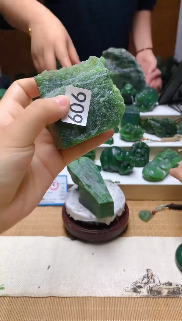 未镶嵌和田玉（碧玉）珠宝半成品1