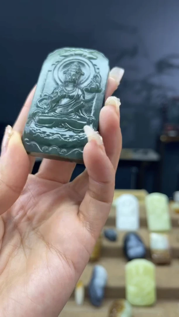 颈饰未镶嵌和田玉1