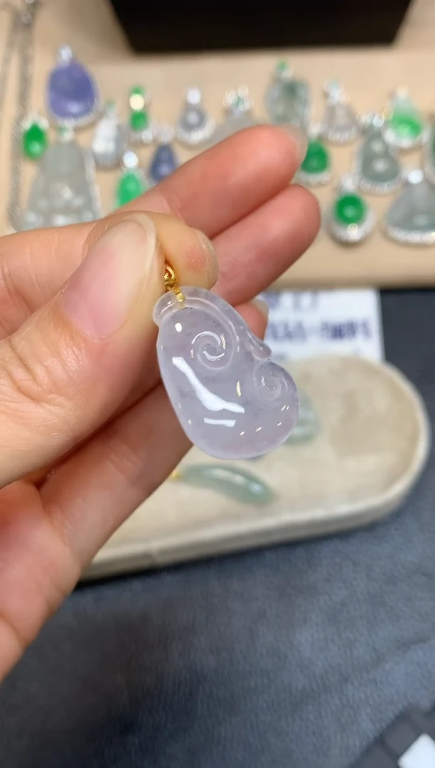 颈饰18K金镶嵌翡翠如意【无服务费