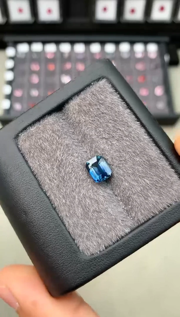 【闪购商品】定制蓝宝石裸石未镶嵌2.60ct 兰卡老烧蓝宝石