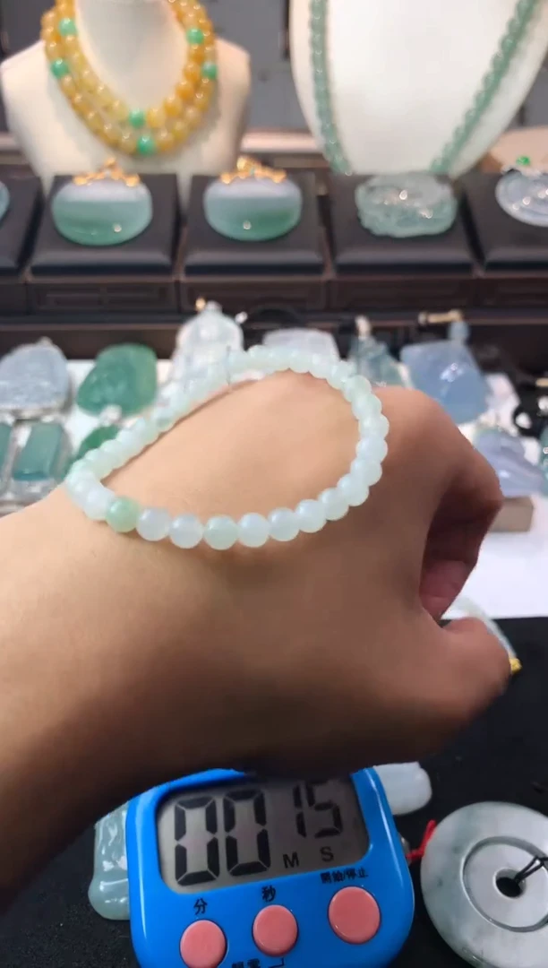 未镶嵌定制翡翠何****)S毛货不退不换