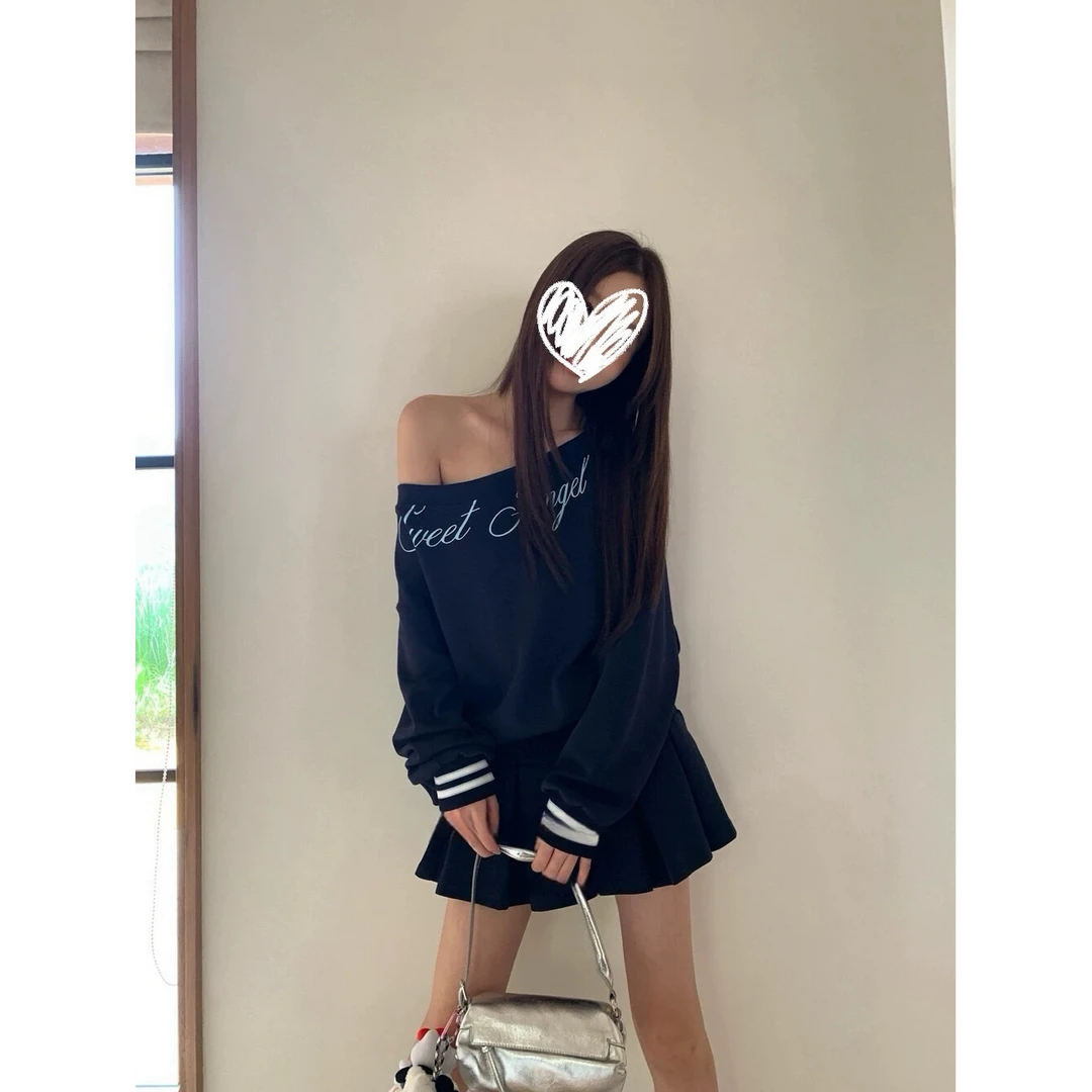 清！2025早秋新款韩版美式辣妹斜肩字母印花卫衣+半身裙两件套