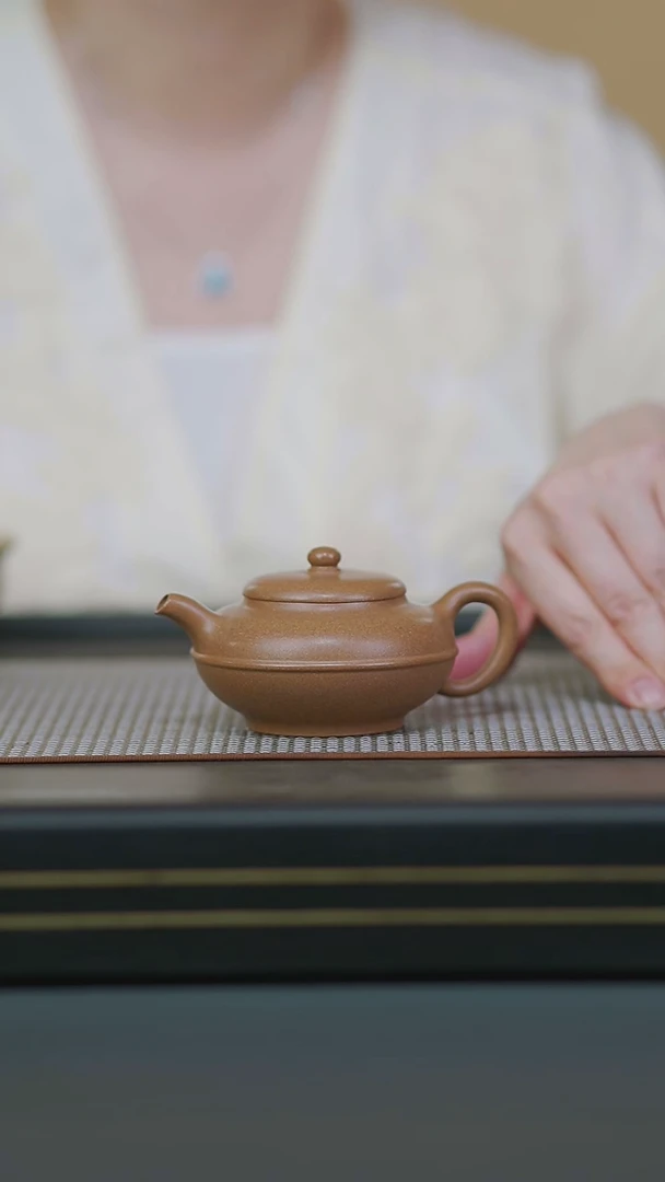茶壶紫砂半手段泥合欢150cc