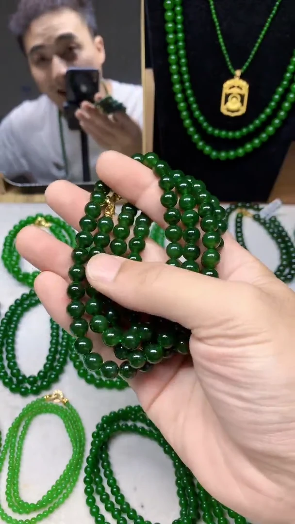 项链未镶嵌和田玉（碧玉）俄碧卡8的108颗红皮菠菜绿