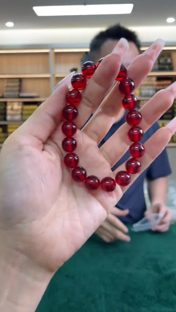 未镶嵌血珀裸石多样性发一件