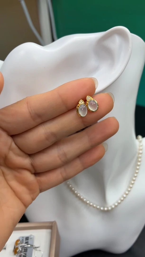 颈饰18K金镶嵌翡翠天然翡翠A货