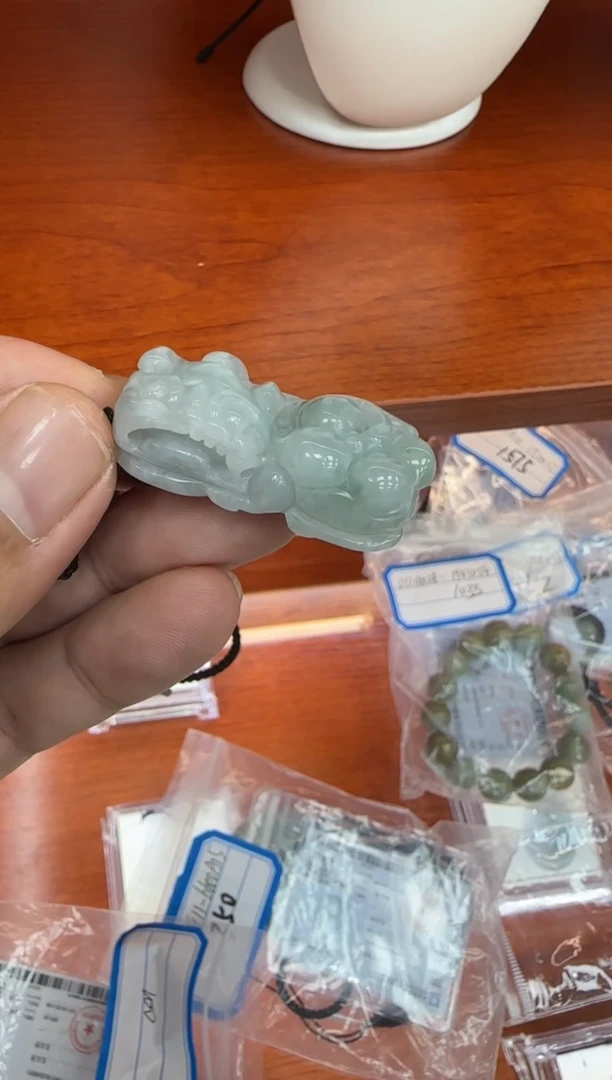 未镶嵌挂件翡翠王*浮A货翡翠多样性一件貔貅