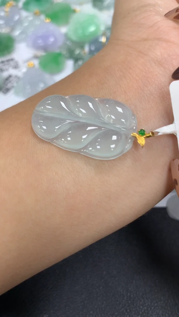 颈饰18K金镶嵌翡翠a货假一赔三支持复检百元上9元证书费自理