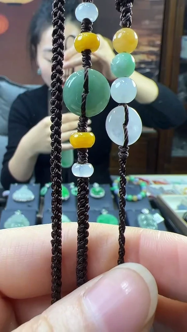 未镶嵌挂件翡翠美背