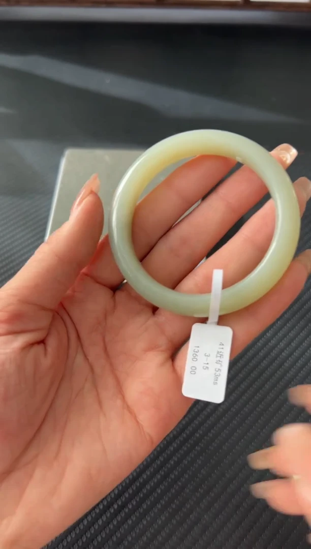 未镶嵌手镯和田玉且末微色差近矿53ms