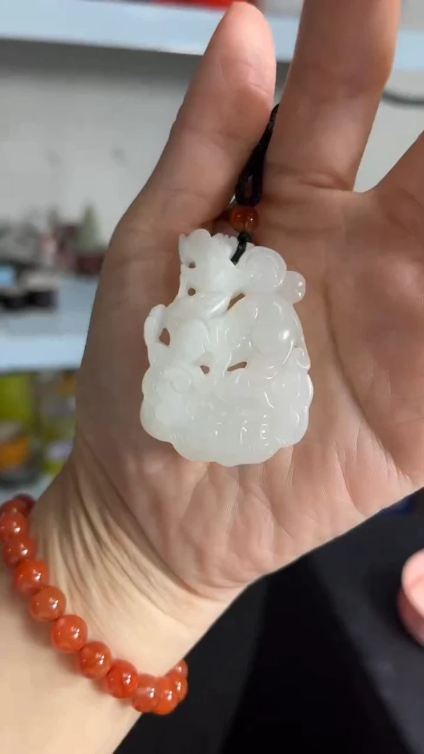 和田玉未镶嵌颈饰·