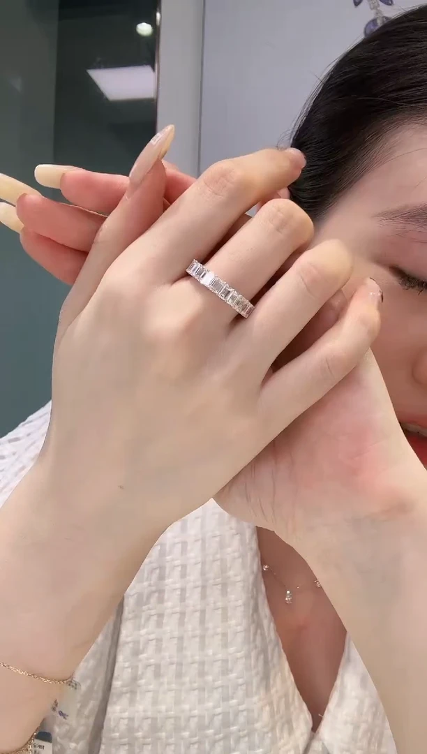 18K金镶嵌实验室培育钻石4克拉满圈祖母切14圈