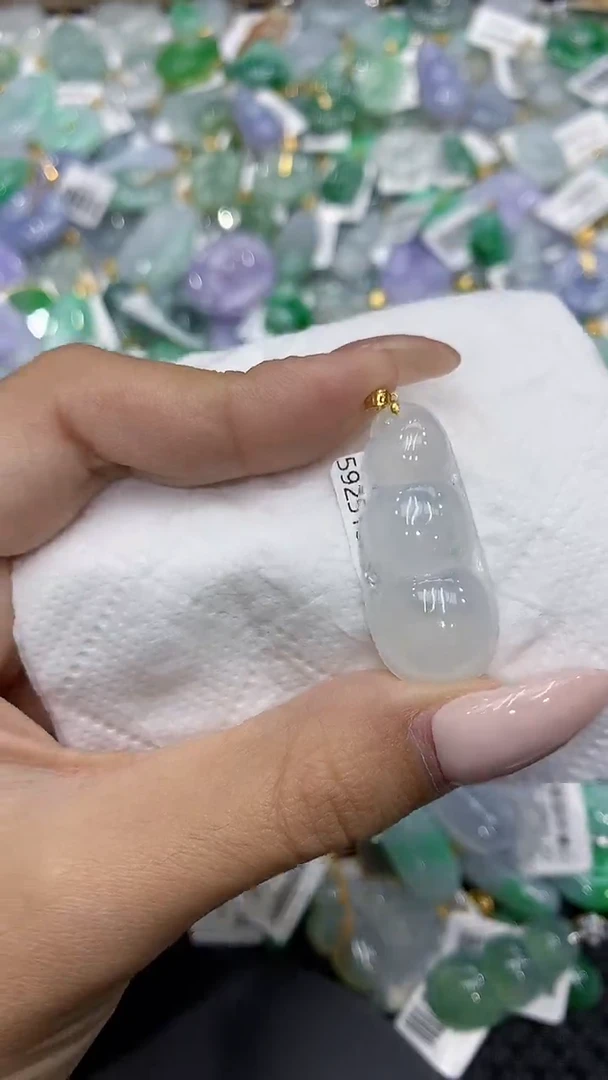 颈饰18K金镶嵌翡翠111111111111