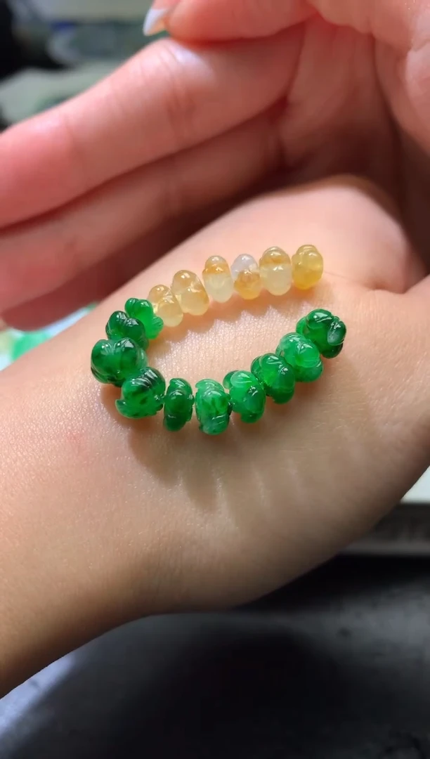 未镶嵌定制翡翠毛货 16颗  卡6+