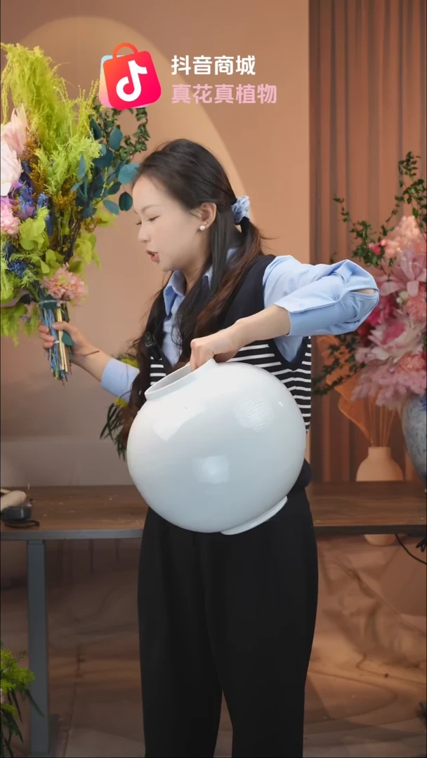 藤花瓶一只如上图