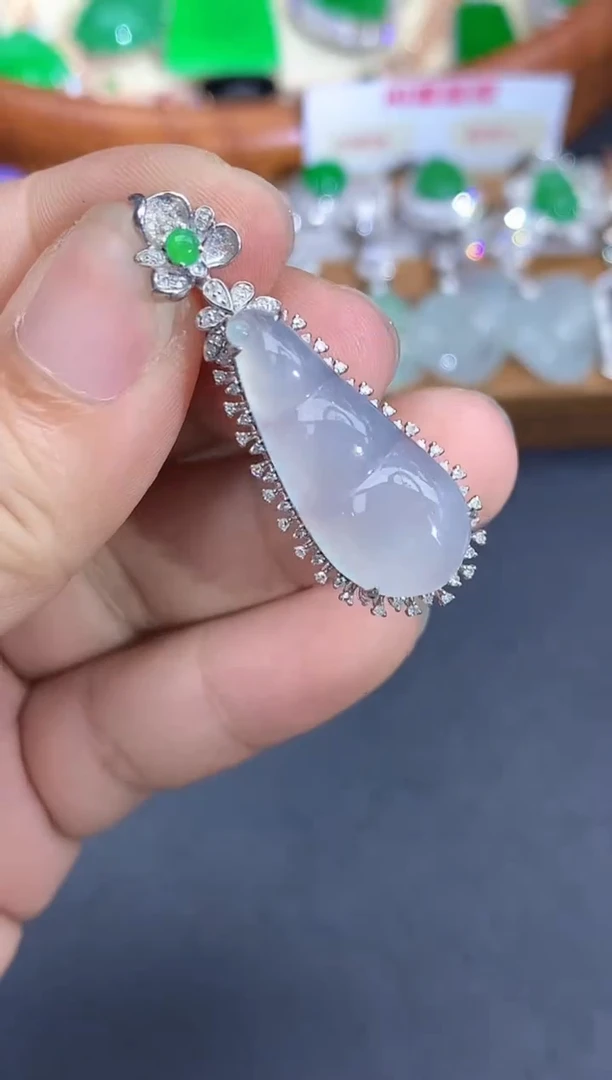 颈饰18K金镶嵌翡翠383-中国好珍宝