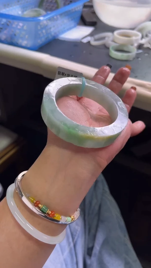 未镶嵌手镯定制翡翠黄加绿54-58
