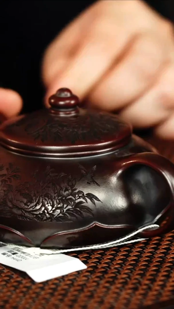 茶壶紫砂宜兴紫砂 莲花寒江 铁血红砂 胡鸣凤h440