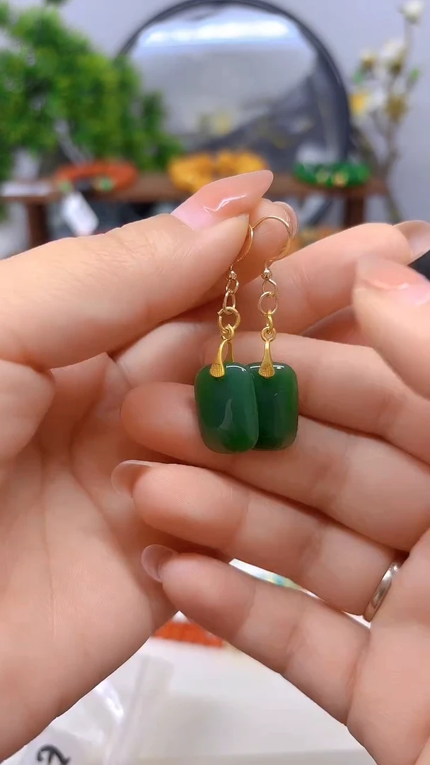 14K金镶嵌和田玉耳饰E171