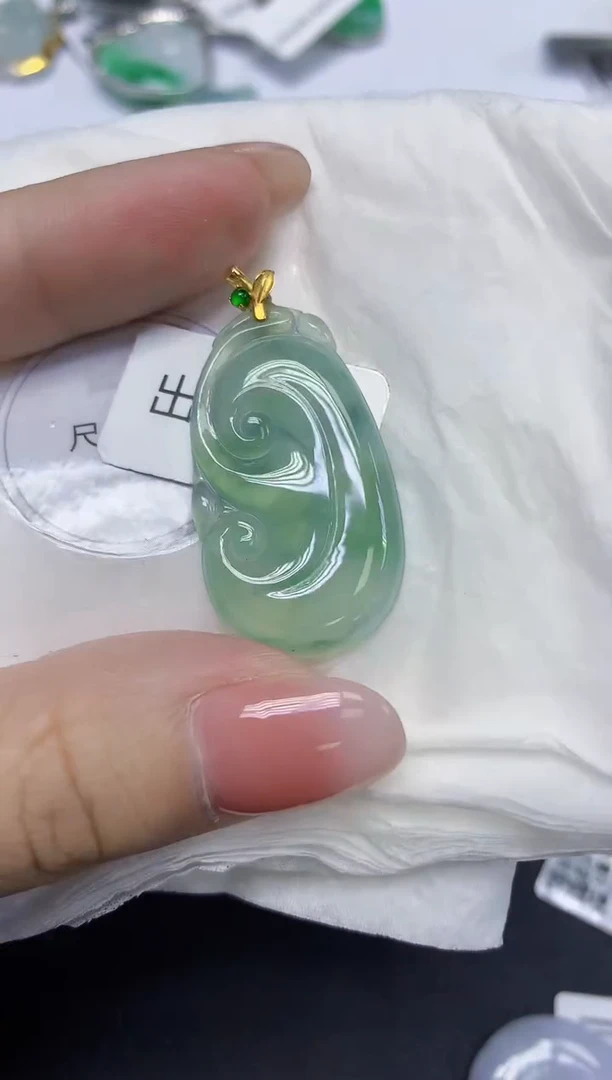 颈饰18K金镶嵌翡翠天然缅甸翡翠A货多样性发一件