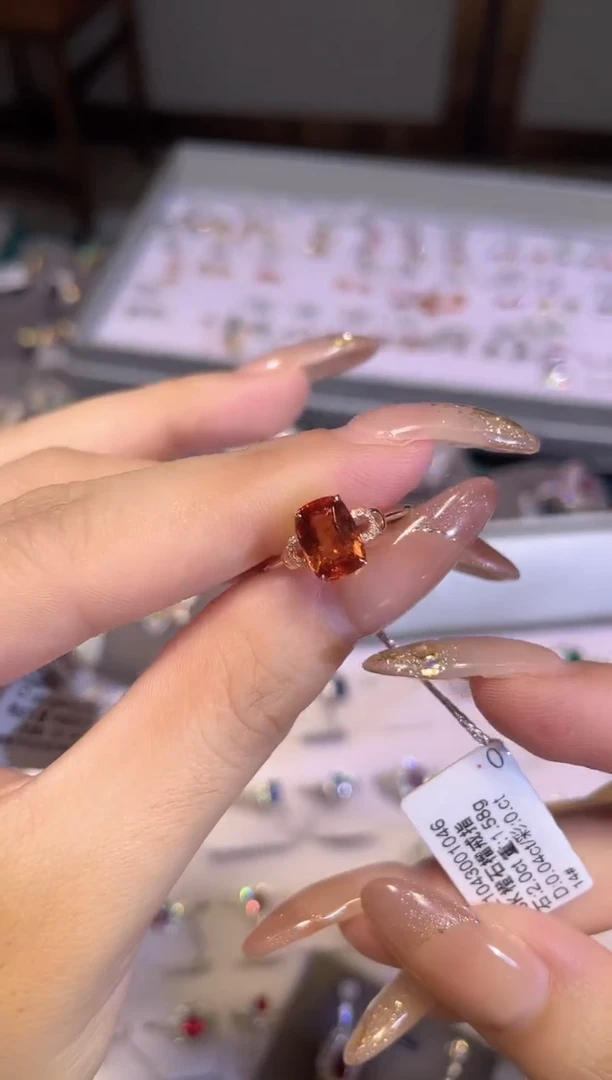 18K金镶嵌戒指石榴石   YB