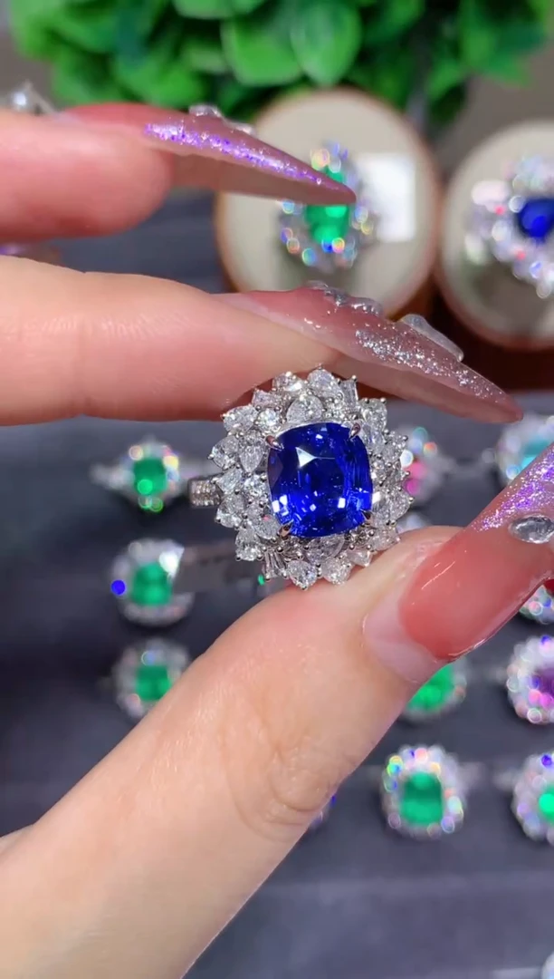 戒指蓝宝石18K金镶嵌5.03CT