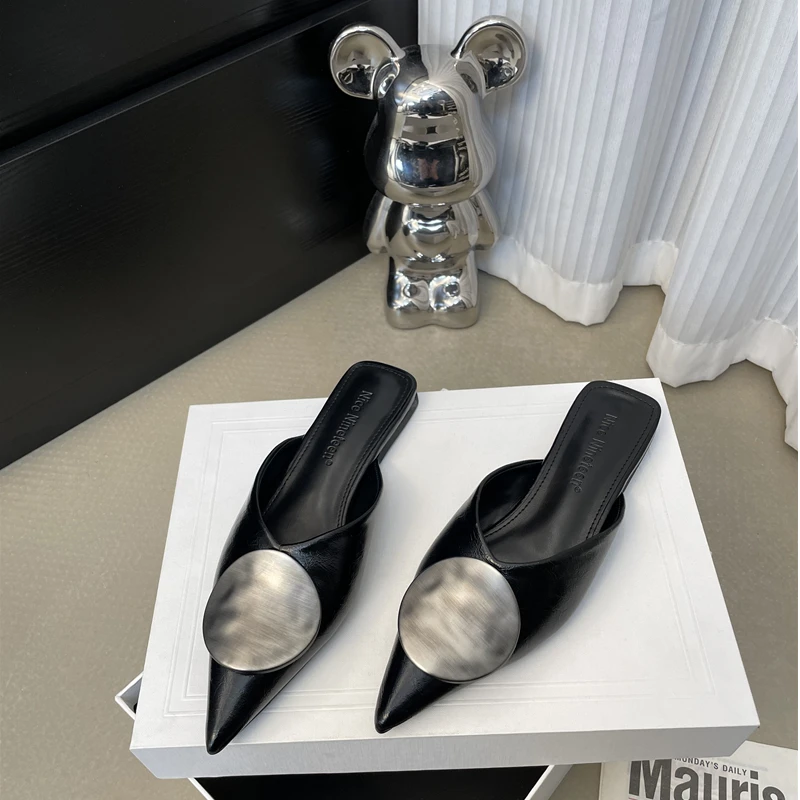 法式金属圆扣尖头软皮半拖鞋女外穿2025春夏新款懒人穆勒包头凉拖