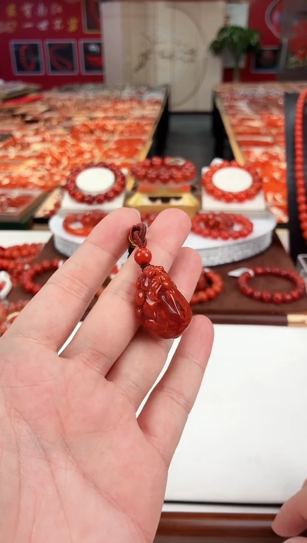 南红玛瑙貔貅吊坠未镶嵌一个/条
