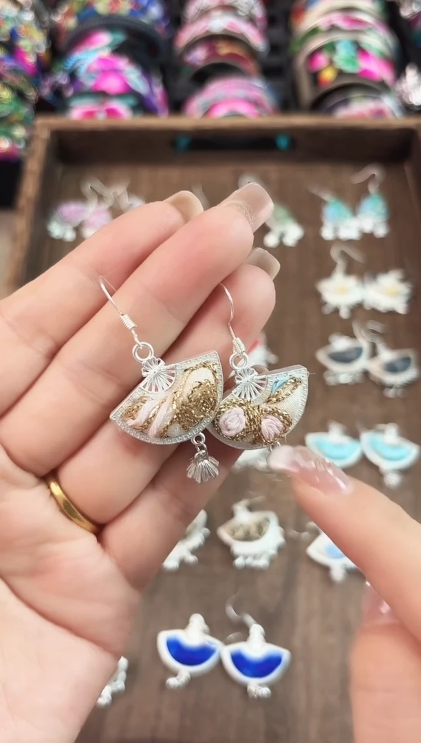 艺枝独绣手工饰品609