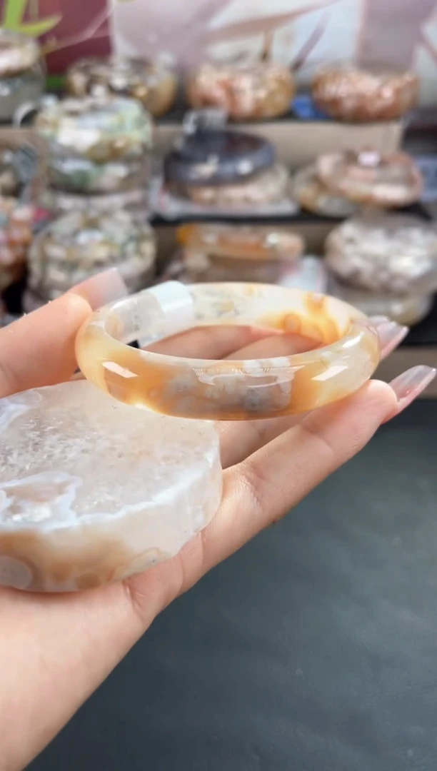 未镶嵌手镯石英质玉57