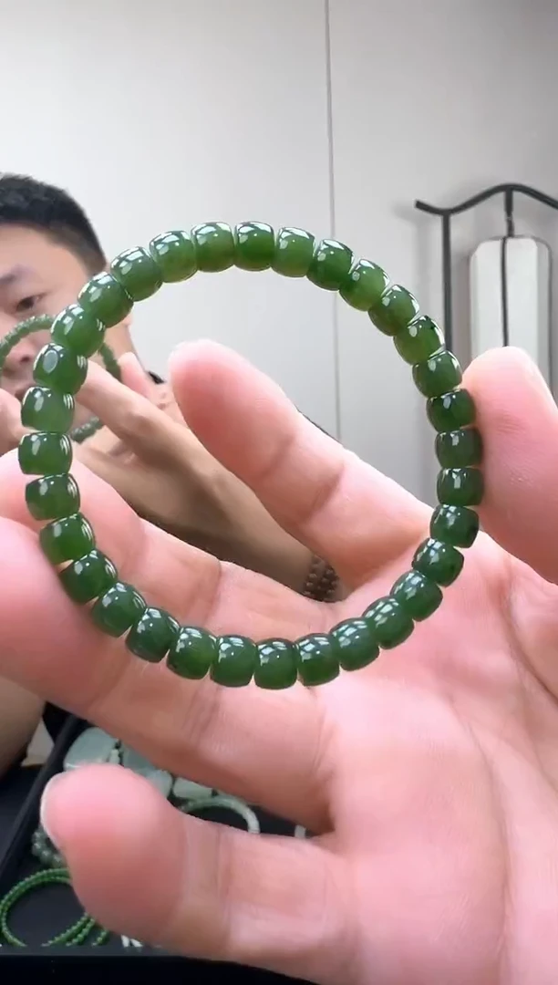 和田玉（碧玉）未镶嵌颈饰碧玉手串