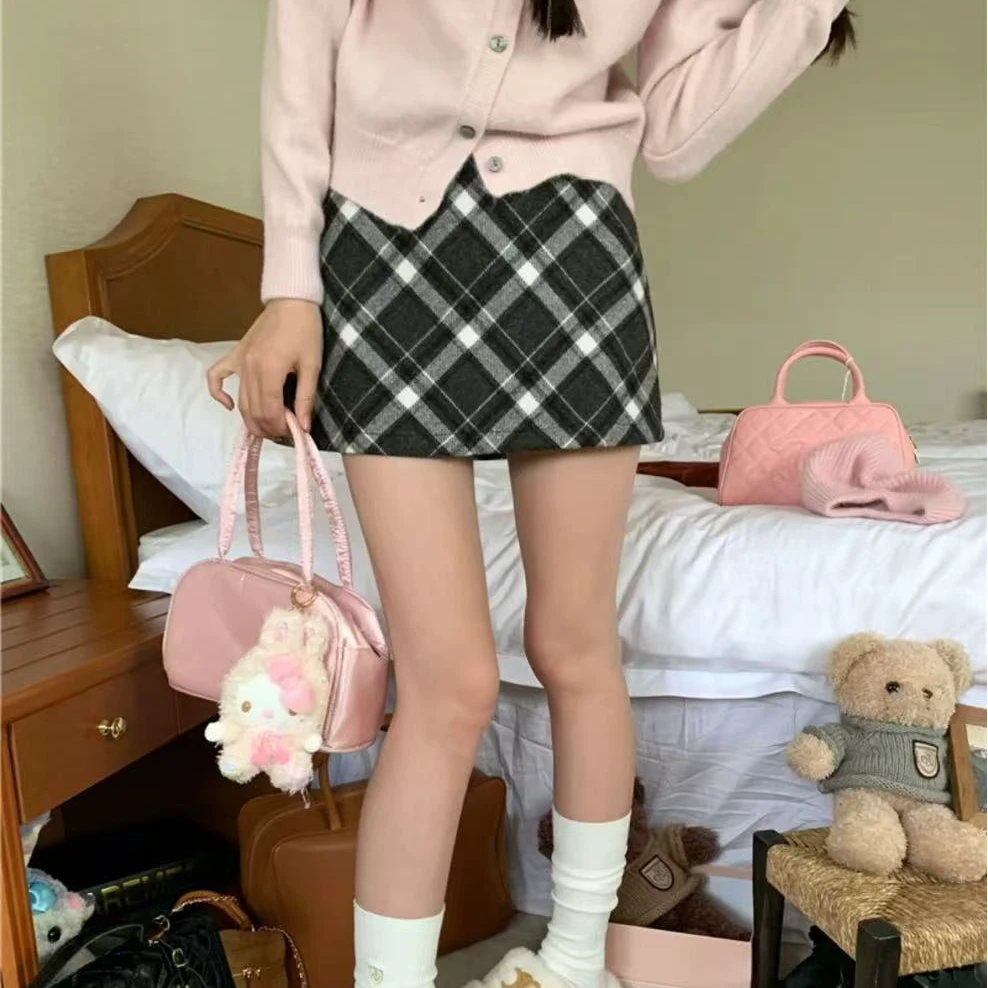 戴B非主图秋冬新款复古毛呢半身短裙短裤女百搭款，默认微瑕