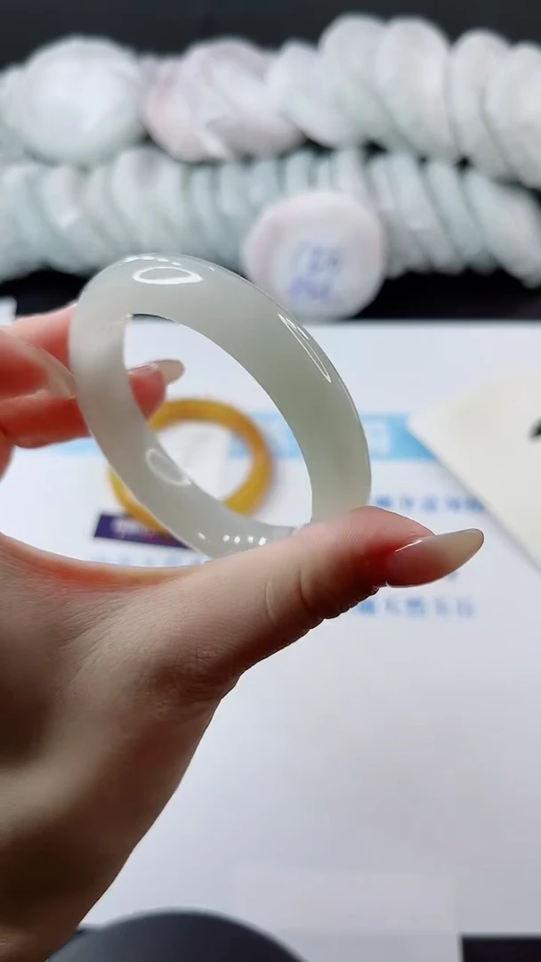 未镶嵌手镯石英质玉多样性发货V101