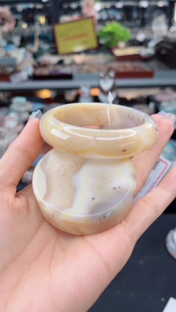 【闪购商品】石英质玉手镯未镶嵌57圈口（赠品镯心）1503089