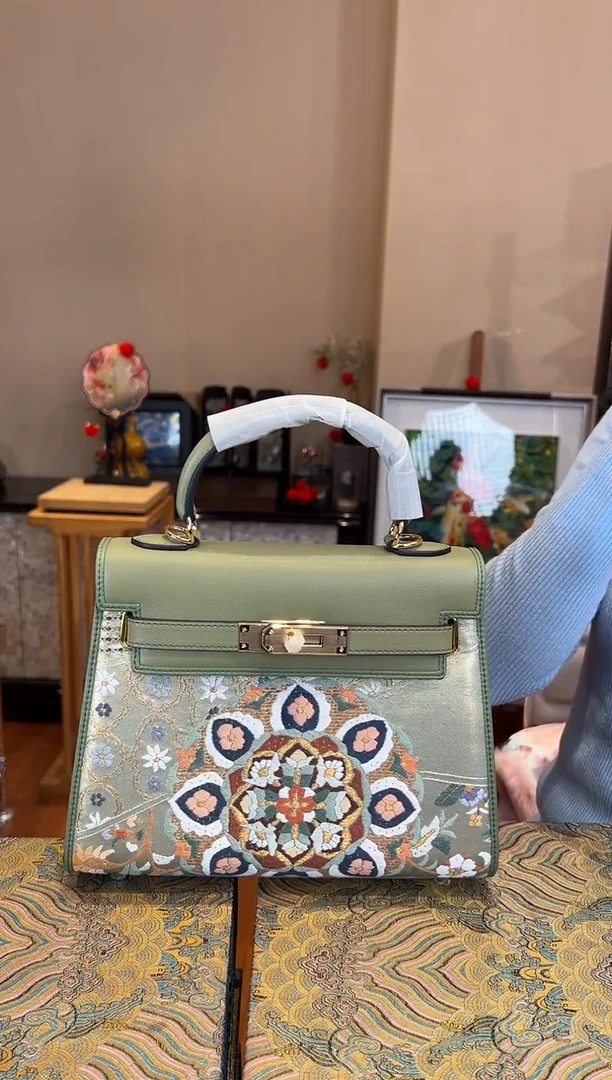 刺绣非遗唐锦包包