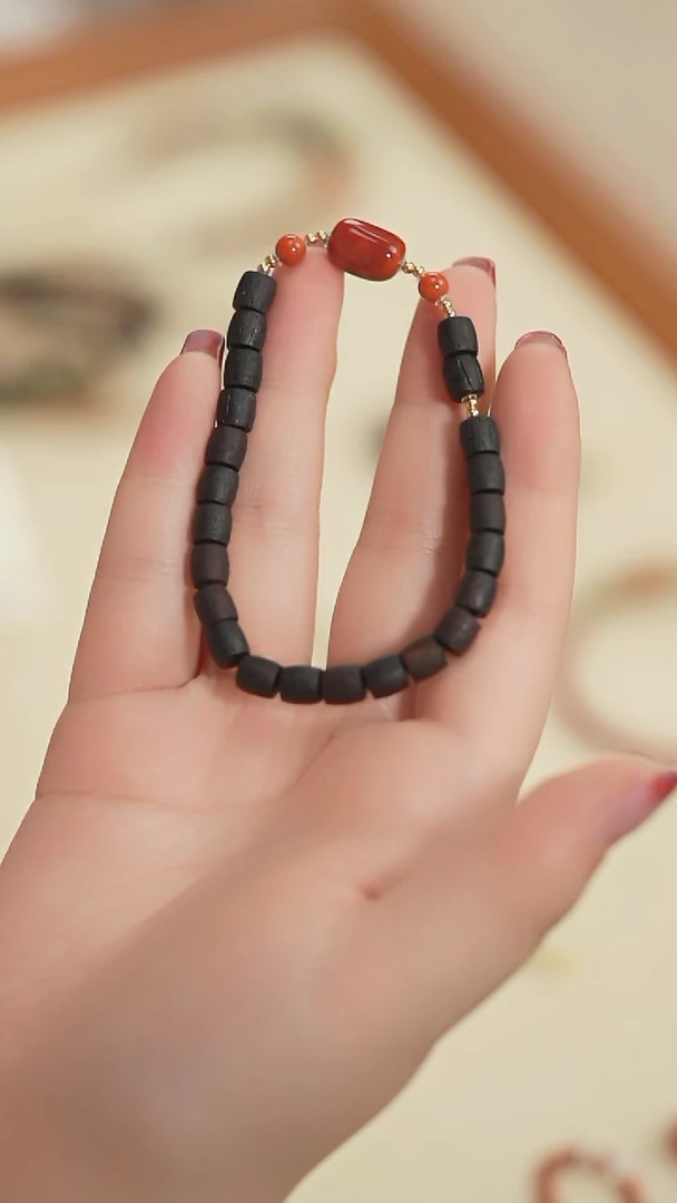 【闪购商品】降真香手串未镶嵌【云边】降真香 随型南红桶珠手串