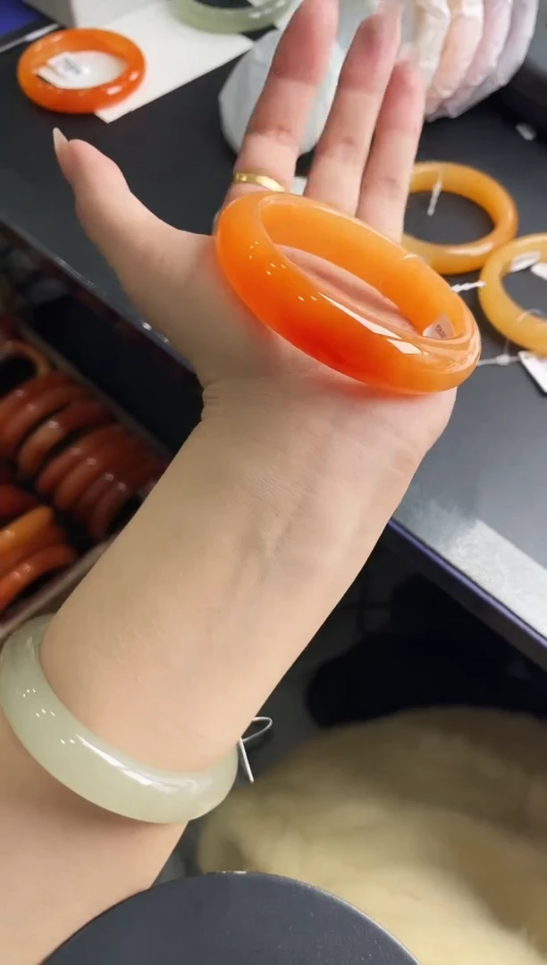 未镶嵌手镯石英质玉j100-HHB55+