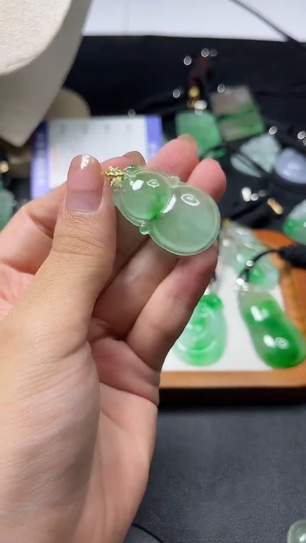 颈饰未镶嵌翡翠1