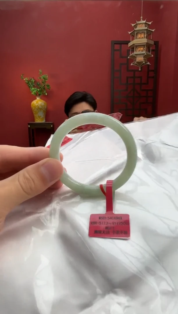 未镶嵌手镯（圆镯）翡翠翡翠手镯2