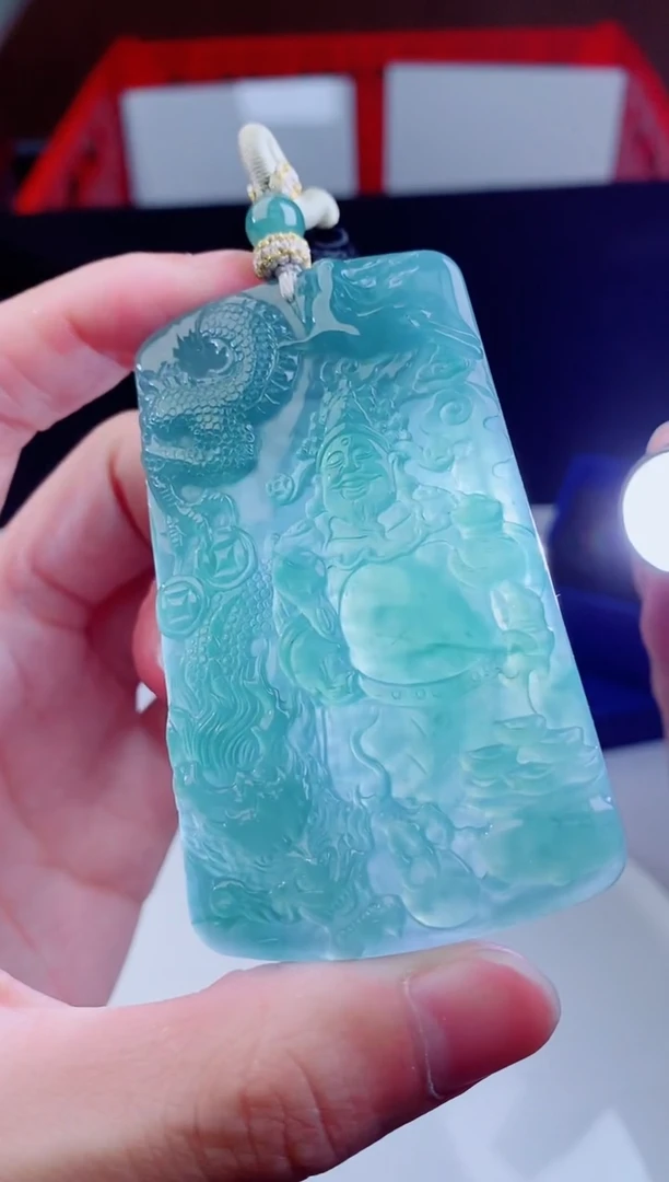 颈饰未镶嵌翡翠   ·