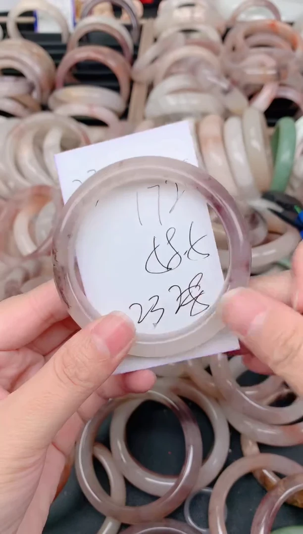 未镶嵌手镯石英质玉172