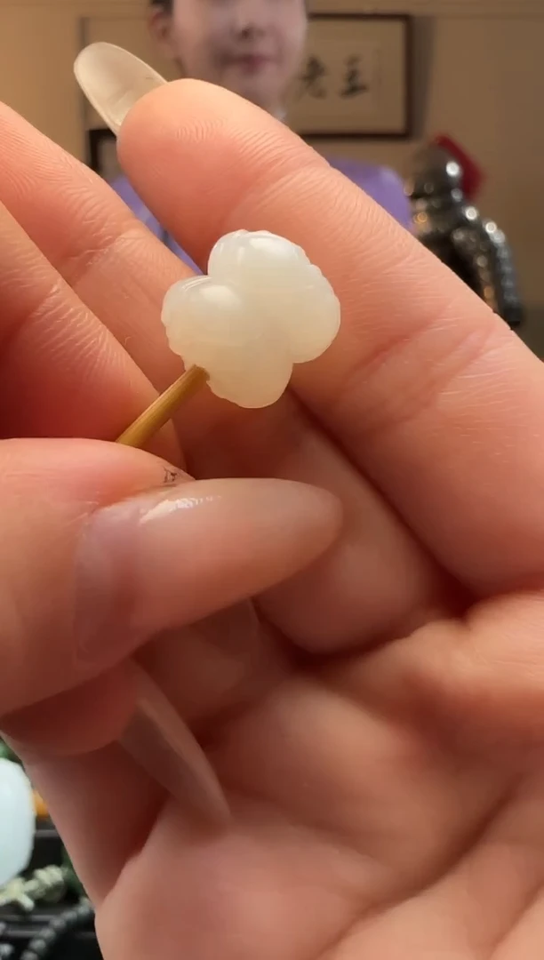 【闪购商品】和田玉并蒂莲未镶嵌单珠