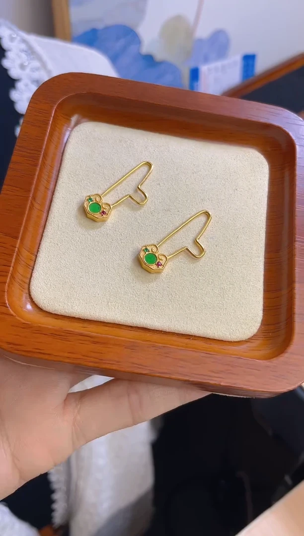 翡翠未镶嵌颈饰多样性发货 发其一