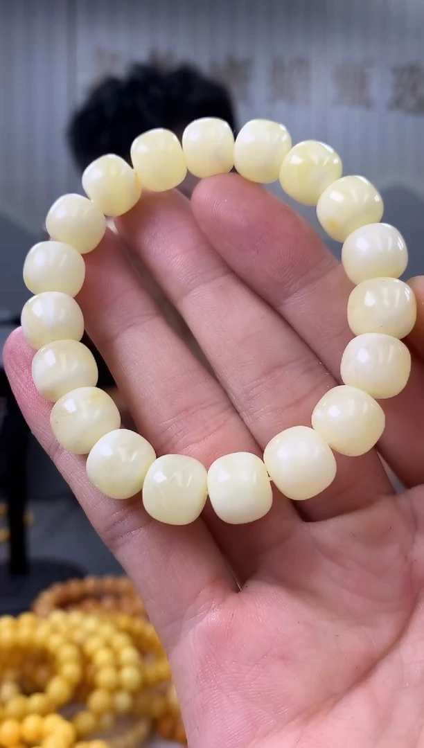 【闪购商品】琥珀裸石未镶嵌手串