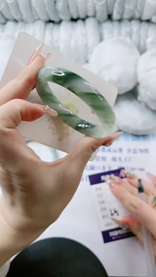 【闪购商品】石英质玉手镯未镶嵌多样性发货L5