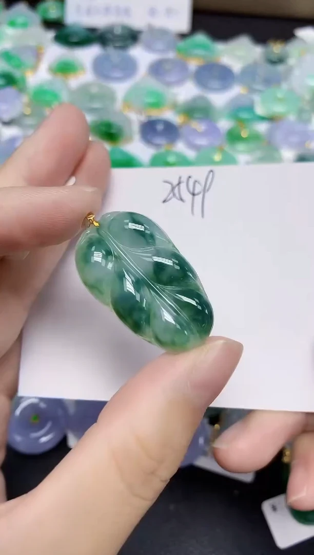 翡翠18K金镶嵌颈饰天然缅甸翡翠A货