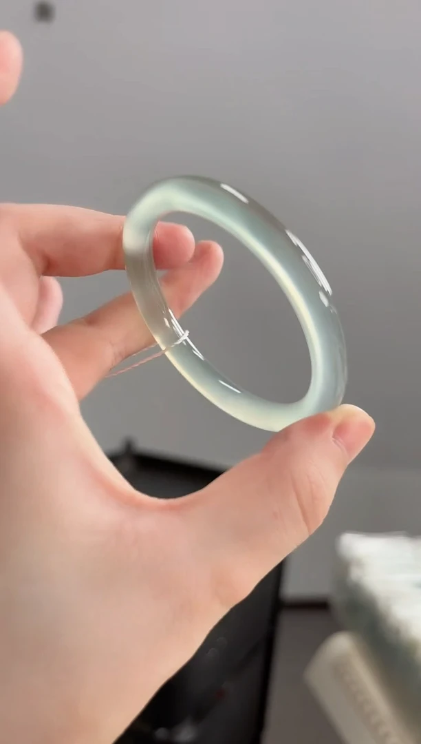 玛瑙/玉髓手镯未镶嵌52圈