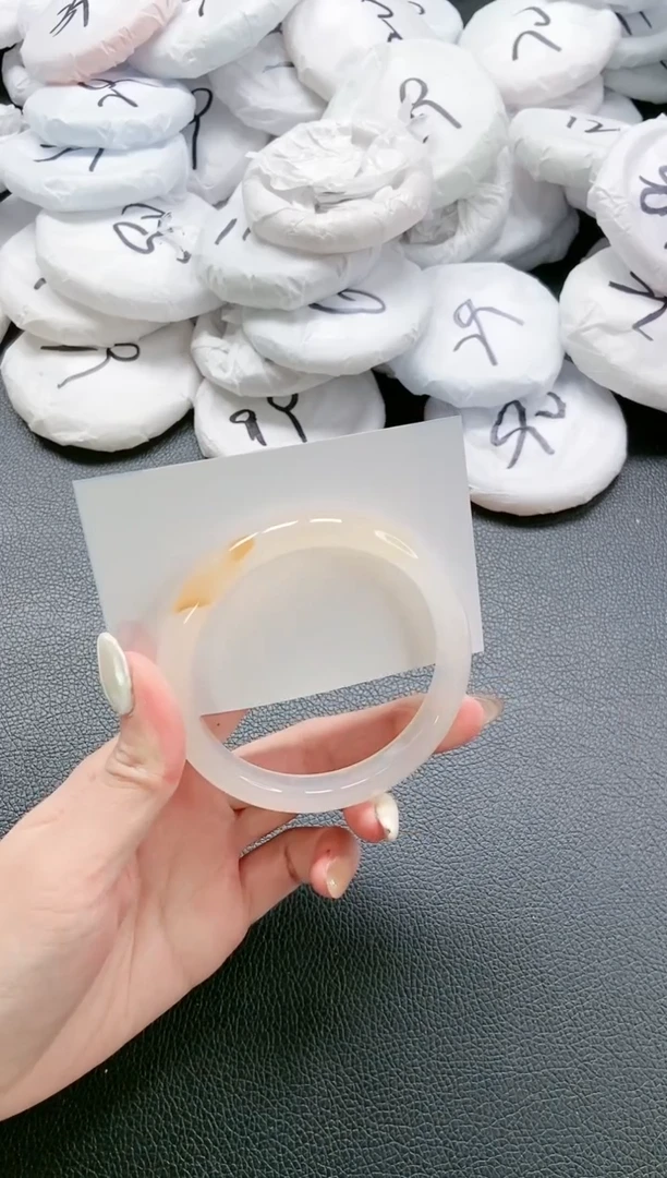 【闪购商品】石英质玉手镯未镶嵌 22L150-60