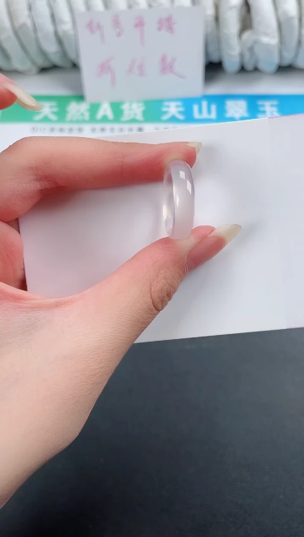 【闪购商品】石英质玉手镯合金888