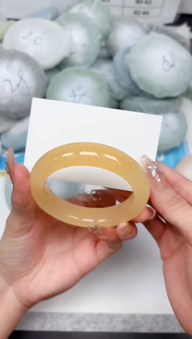 石英质玉手镯未镶嵌27-56.3